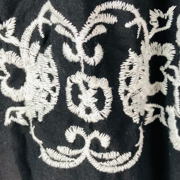 Old Navy Embroidered Flutter-Sleeve Dress XL Black and White Tiered EUC - Picture 5 of 16